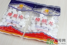 樟腦丸對蟑螂有用嗎？祛除蟑螂的小妙招