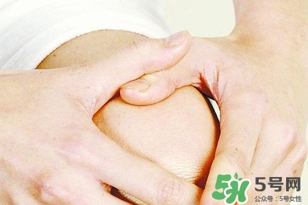 天冷膝蓋疼能在膝蓋處拔罐嗎？緩解膝蓋疼的6個小妙招
