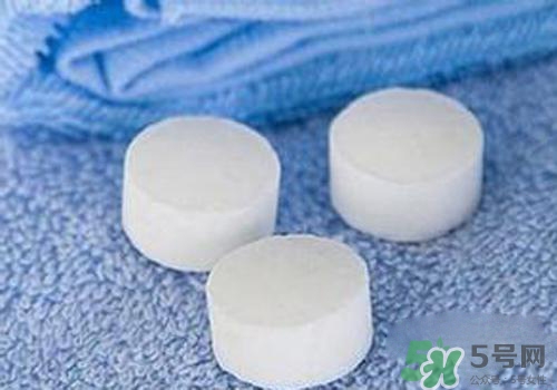樟腦丸對(duì)跳蚤有用嗎？樟腦丸可以除跳蚤嗎？