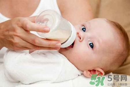 母乳奶水清淡正常嗎？奶水清淡不代表沒營(yíng)養(yǎng)