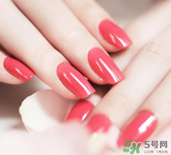 冬天涂什么顏色的指甲油好看？冬天適合什么顏色的指甲油？