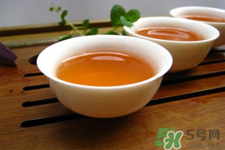 冬天喝菊花茶好嗎？冬天喝菊花茶加枸杞好嗎？