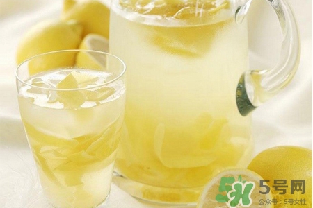 檸檬水可以用熱水泡嗎？檸檬水用涼水泡還是熱水泡？