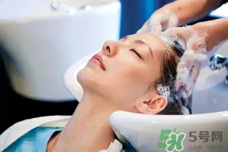 產(chǎn)后可以洗頭嗎？產(chǎn)后多久可以洗頭發(fā)？