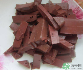 坐月子可以吃羊血嗎？坐月子能吃羊血嗎？