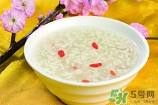 米酒能下奶嗎？產(chǎn)婦喝米酒能下奶嗎？