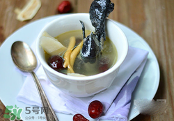 經(jīng)期可以喝烏雞湯嗎？經(jīng)期喝烏雞湯有什么好處？