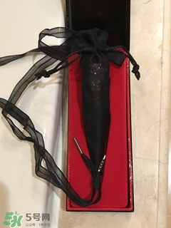 cl黑管口紅和金管有什么區(qū)別？cl黑管和cl金管哪個(gè)好？