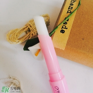 mistine草莓唇膏多少錢？mistine美氏婷草莓變色唇膏價(jià)格