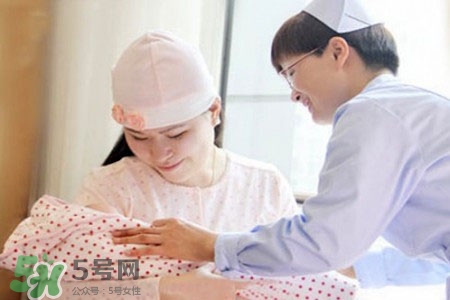 喂母乳乳房會下垂嗎？喂母乳會導(dǎo)致胸部下垂嗎？