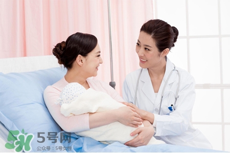 喂母乳為什么會(huì)胸部下垂？正確哺乳不會(huì)導(dǎo)致胸部下垂