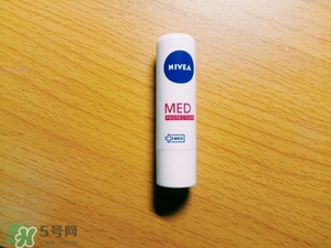 妮維雅唇膏和曼秀雷敦唇膏哪個好？妮維雅和曼秀雷敦對比