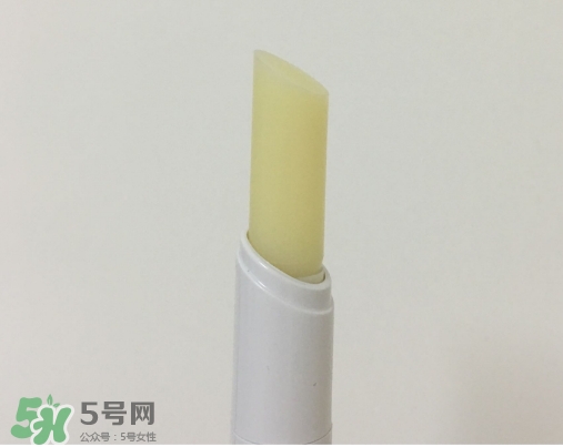 依泉和dhc唇膏哪個(gè)好？依泉唇膏和dhc唇膏哪個(gè)好？