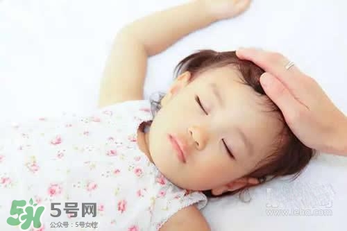 寶寶喜歡撞頭是怎么回事？寶寶喜歡撞頭怎么辦？