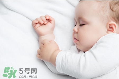 寶寶發(fā)燒怎么散熱？孩子發(fā)燒要散熱切忌捂
