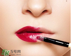 唇彩保質(zhì)期一般是多久？唇彩過期了還能用嗎？