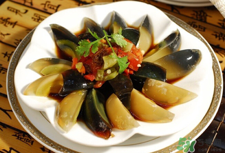 皮蛋有黑點(diǎn)能吃嗎？皮蛋有毒嗎？