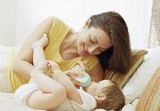 母乳和奶粉混合喂養(yǎng)好嗎？母乳和奶粉可以混在一起吃嗎？
