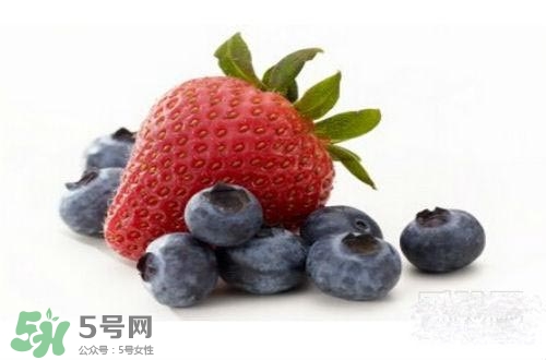 長(zhǎng)痘痘補(bǔ)充什么維生素？長(zhǎng)痘痘補(bǔ)充維生素b嗎？