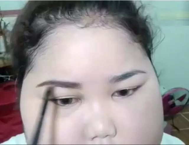 臉胖怎么化妝好看？臉大怎么化妝好看