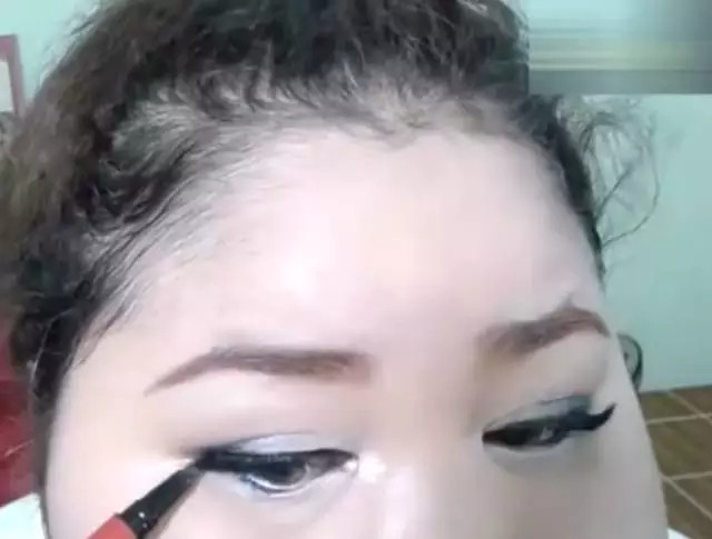 臉胖怎么化妝好看？臉大怎么化妝好看