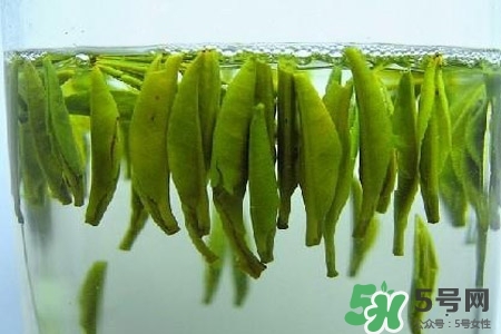 口含茶葉能治口臭嗎？口含茶葉有什么作用？