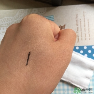 凡茜白茶卸妝油怎么用？凡茜卸妝油使用方法