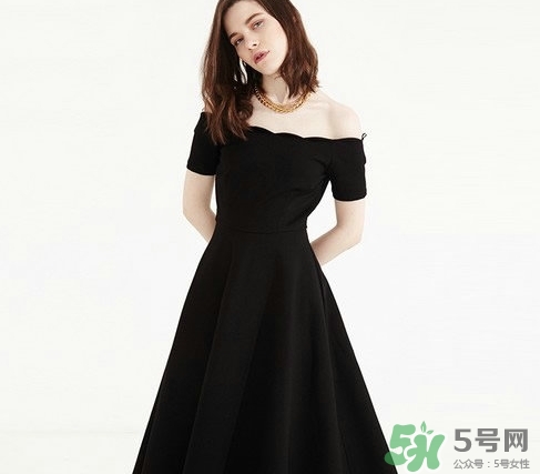 年會女生穿什么？女生年會穿衣搭配