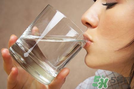 霧霾天為什么要多喝水？霧霾天要喝多少水才健康？