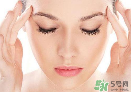 眼皮跳是冷敷還是熱敷？眼皮跳怎么辦？