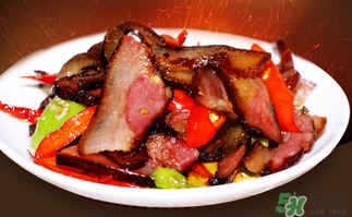腌咸肉一斤肉放多少鹽？腌咸肉一斤肉放鹽比例