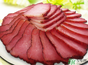 腌肉發(fā)霉了還能吃嗎？腌肉長霉怎么辦？