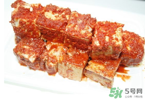 霉豆腐發(fā)霉了還能吃嗎？霉豆腐發(fā)霉有幾種顏色？