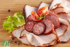 炒臘腸要先煮熟嗎？臘腸需要先煮再炒菜嗎？