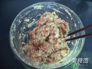 肉丸子可以用面粉嗎？肉丸子用什么粉？