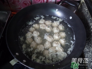 肉丸子可以用面粉嗎？肉丸子用什么粉？