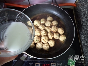 肉丸子可以用面粉嗎？肉丸子用什么粉？