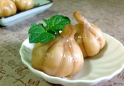 腌大蒜變綠還能吃嗎？大蒜腌制后變綠能吃嗎？