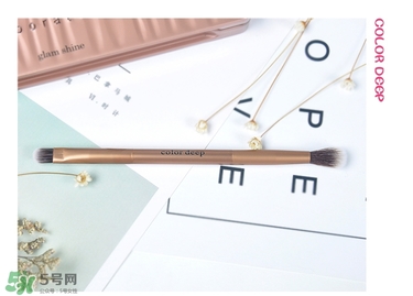 color deep眼影怎么樣？色號試色圖