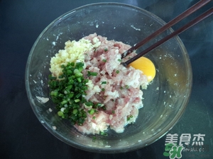 肉丸子可以用面粉嗎？肉丸子用什么粉？