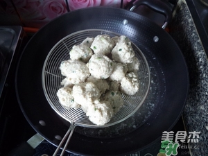 肉丸子可以用面粉嗎？肉丸子用什么粉？