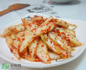 腌白菜放多少鹽？腌白菜放鹽比例