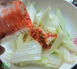腌白菜放多少鹽？腌白菜放鹽比例