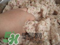 做藕丸子要放多少鹽？一斤藕做藕圓子放多少鹽合適？