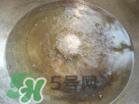 做藕丸子要放多少鹽？一斤藕做藕圓子放多少鹽合適？