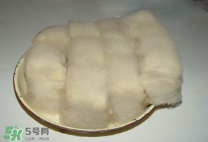 霉豆腐長黑毛能吃嗎？霉豆腐為什么長黑毛？