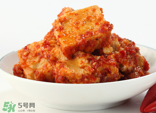 霉豆腐長黑毛能吃嗎？霉豆腐為什么長黑毛？