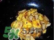 魚丸和雞蛋可以一起吃嗎？魚丸和雞蛋能不能同時(shí)吃？