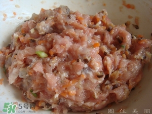 一斤糯米可以做多少個糯米丸子？一斤糯米可以做多少糯米圓子？