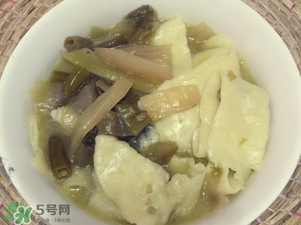 酸菜臭了還能吃嗎？酸菜臭了對身體有害嗎？